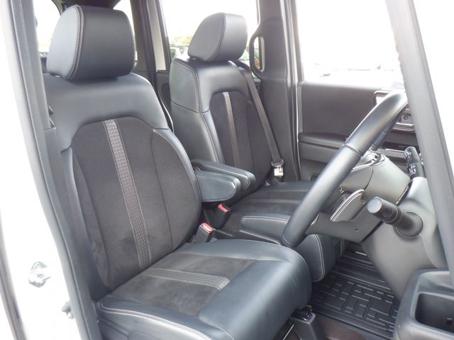 HONDA N BOX CUSTOM 2020 Image 31