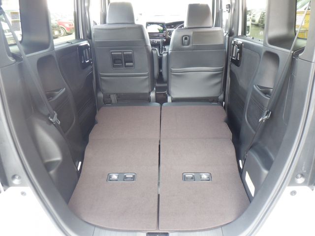 HONDA N BOX CUSTOM 2020 Image 31