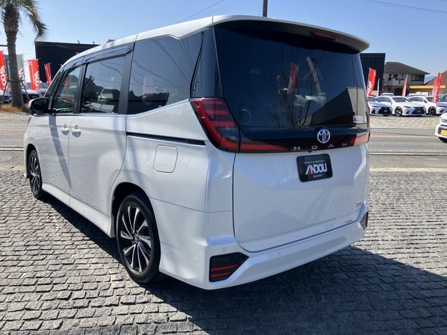 TOYOTA NOAH HYBRID 2023 Image 31