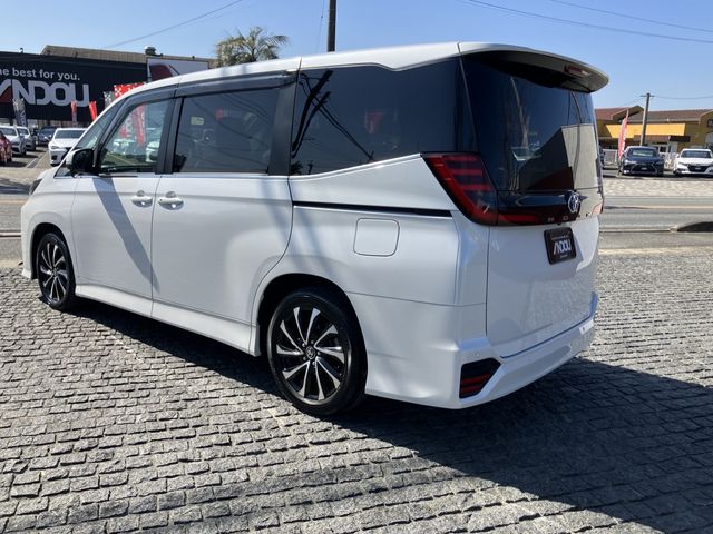 TOYOTA NOAH HYBRID 2023 Image 31