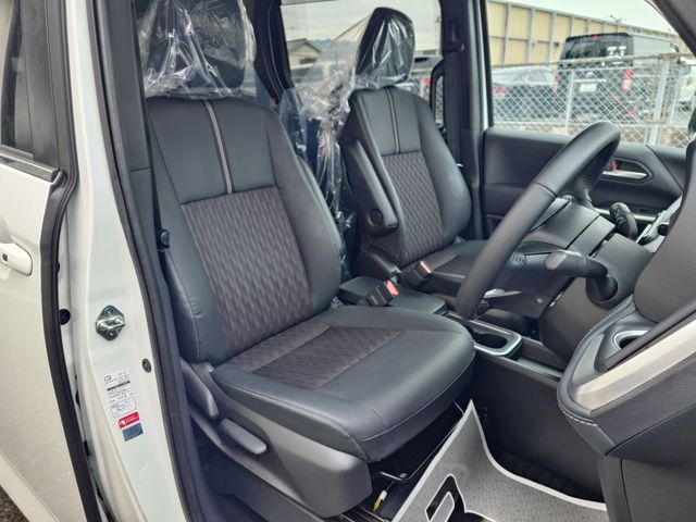 TOYOTA NOAH HYBRID 2023 Image 31