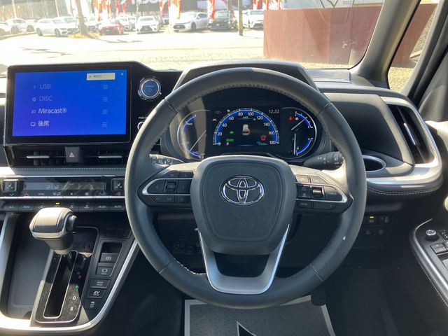 TOYOTA NOAH HYBRID 2023 Image 31