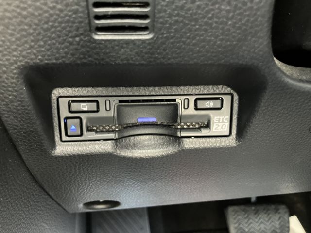 TOYOTA NOAH HYBRID 2023 Image 31