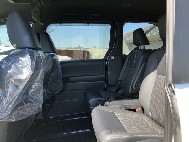 TOYOTA NOAH HYBRID 2023 Image 31