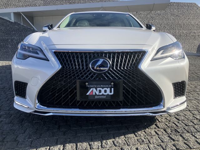 TOYOTA LEXUS LS500H 2022 Image 31