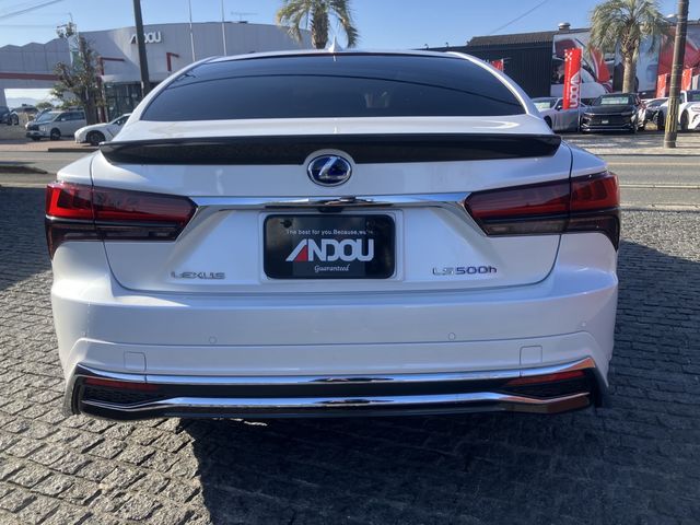 TOYOTA LEXUS LS500H 2022 Image 31