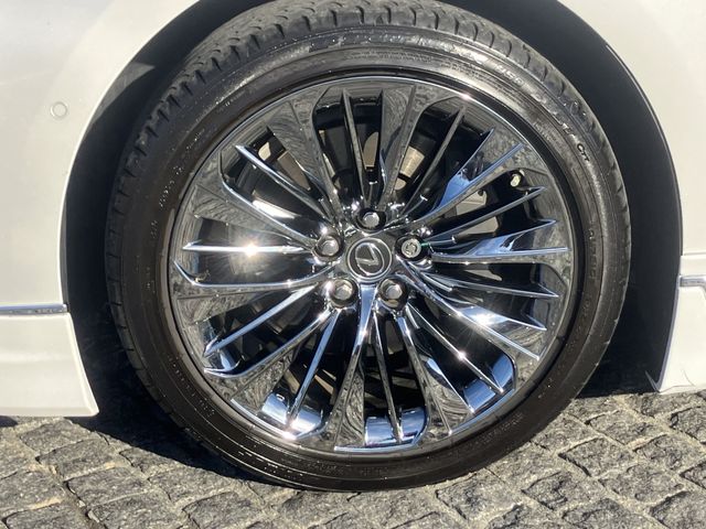 TOYOTA LEXUS LS500H 2022 Image 31