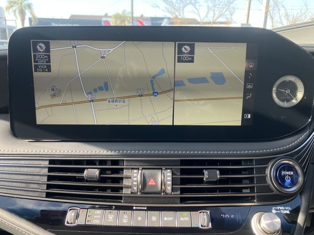 TOYOTA LEXUS LS500H 2022 Image 31