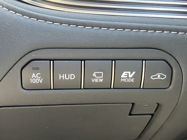 TOYOTA LEXUS LS500H 2022 Image 31