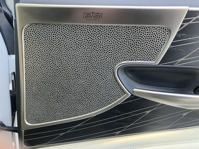 TOYOTA LEXUS LS500H 2022 Image 31