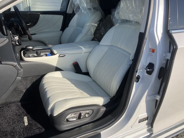 TOYOTA LEXUS LS500H 2022 Image 31