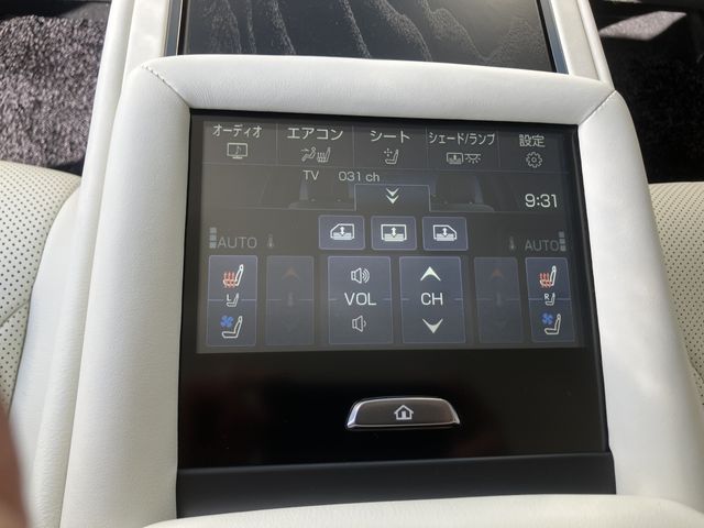 TOYOTA LEXUS LS500H 2022 Image 31