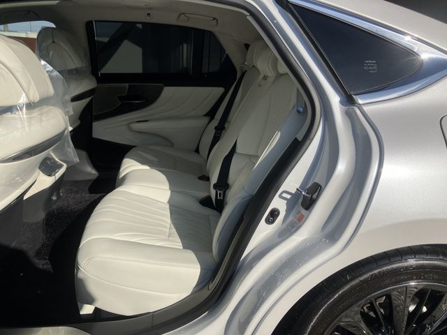 TOYOTA LEXUS LS500H 2022 Image 31