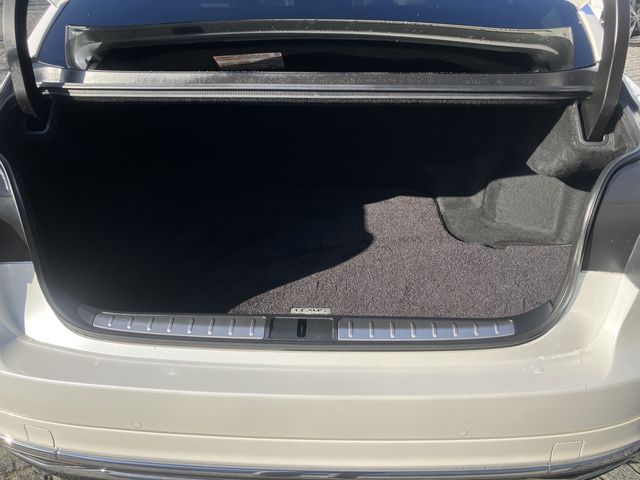 TOYOTA LEXUS LS500H 2022 Image 31