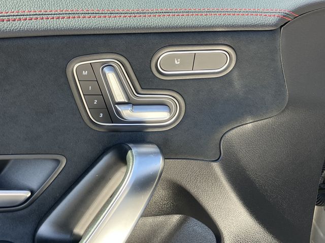 MERCEDES BENZ CLA SH 2021 Image 31