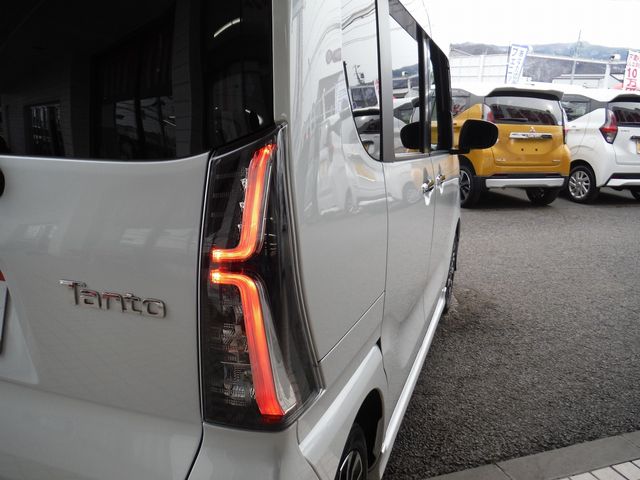 DAIHATSU TANTO CUSTOM 4WD 2022 Image 31