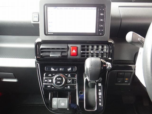 DAIHATSU TANTO CUSTOM 4WD 2022 Image 31