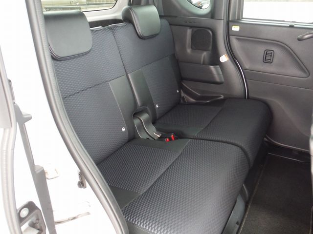 DAIHATSU TANTO CUSTOM 4WD 2022 Image 31