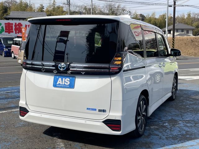 TOYOTA VOXY HYBRID 2022 Image 31