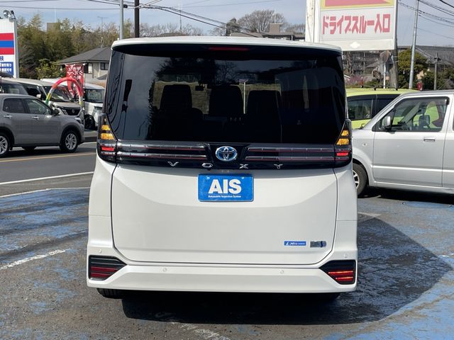TOYOTA VOXY HYBRID 2022 Image 31
