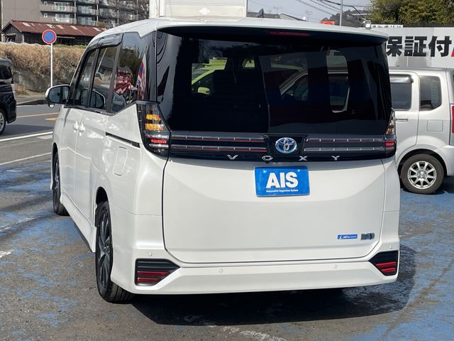 TOYOTA VOXY HYBRID 2022 Image 31