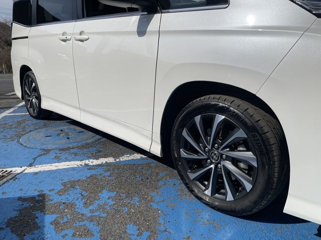 TOYOTA VOXY HYBRID 2022 Image 31