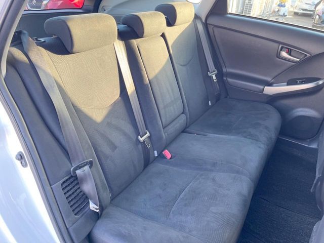 TOYOTA PRIUS PHV 2015 Image 31