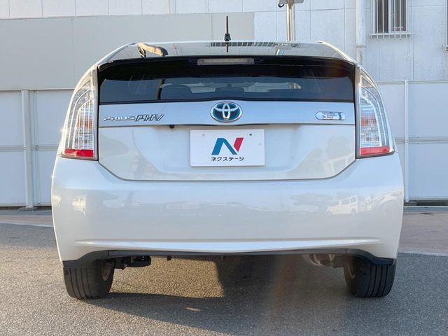 TOYOTA PRIUS PHV 2015 Image 31
