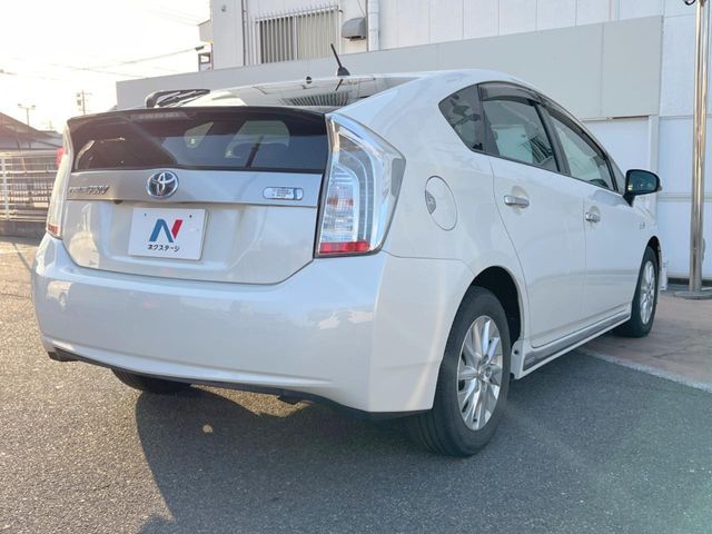 TOYOTA PRIUS PHV 2015 Image 31