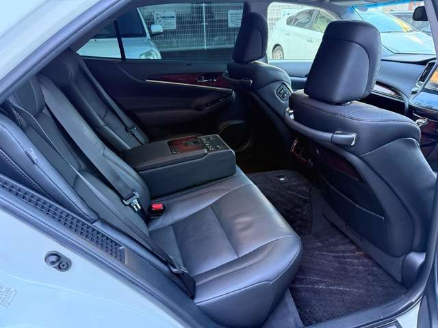 TOYOTA CROWN MAJESTA HYBRID 2015 Image 31