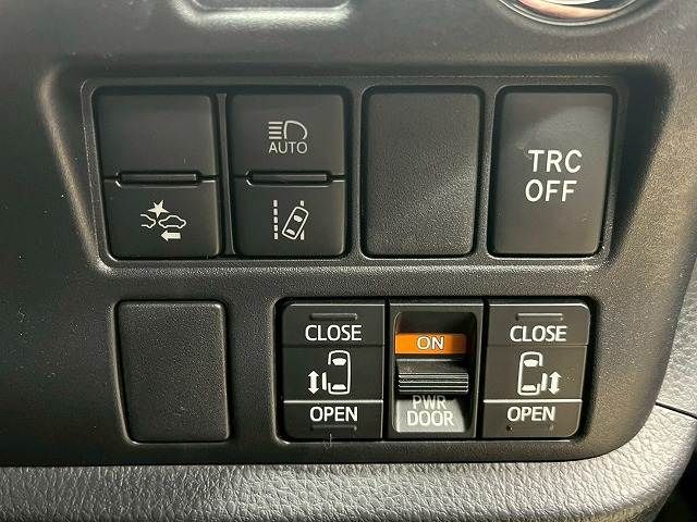 TOYOTA NOAH HYBRID 2019 Image 31