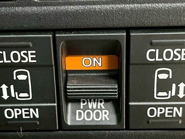 TOYOTA NOAH HYBRID 2019 Image 31