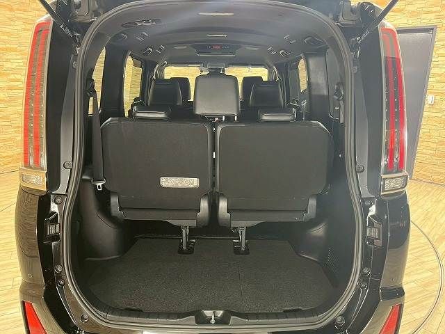 TOYOTA NOAH HYBRID 2019 Image 31