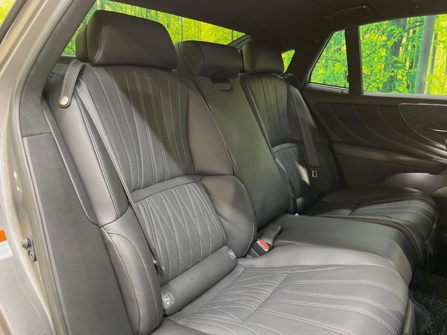 TOYOTA LEXUS LS500 2023 Image 31