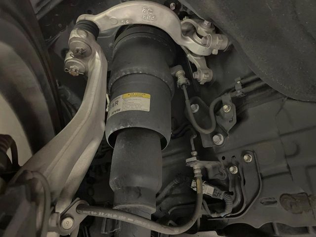 TOYOTA LEXUS LS500 2023 Image 31