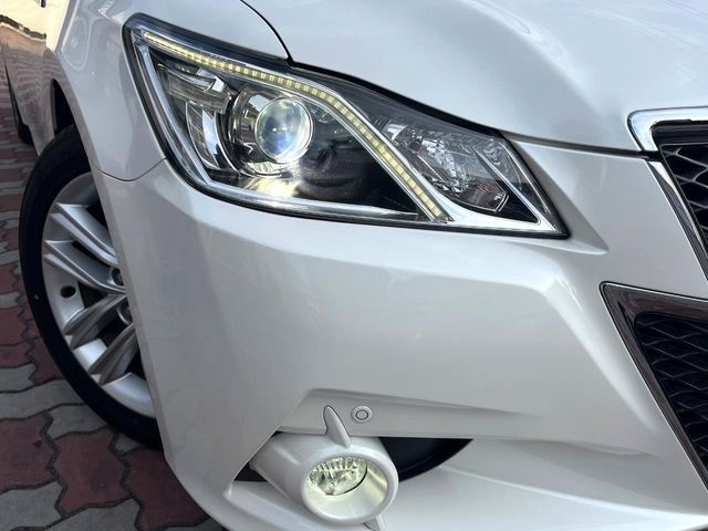TOYOTA CROWN SEDAN HYBRID 2014 Image 31