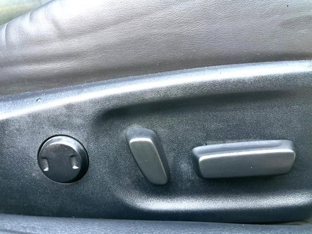 TOYOTA CROWN SEDAN HYBRID 2017 Image 31