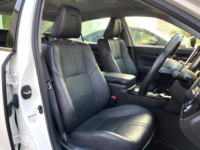 TOYOTA CROWN SEDAN HYBRID 2017 Image 31