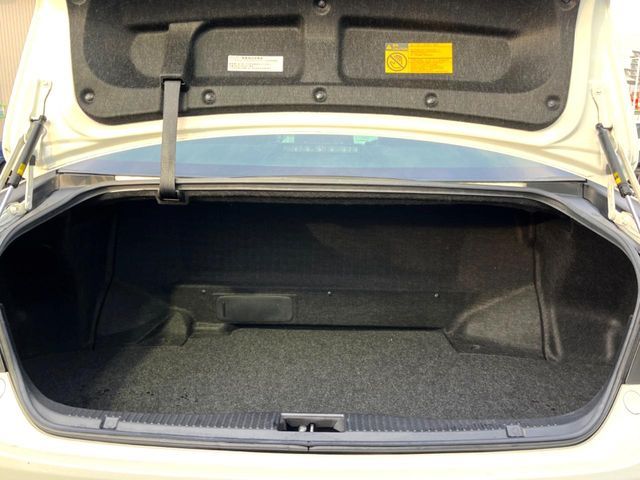 TOYOTA CROWN SEDAN HYBRID 2017 Image 31