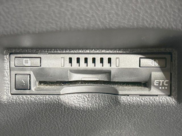 TOYOTA PRIUS PHV 2019 Image 31