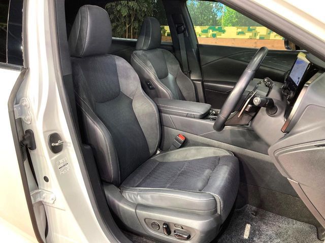 TOYOTA LEXUS RX350H 2023 Image 31