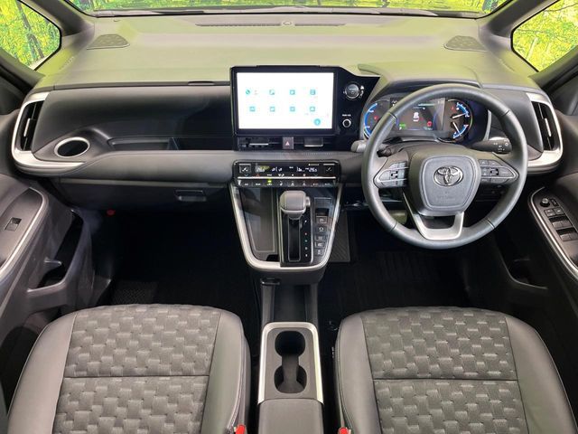 TOYOTA VOXY HYBRID 2024 Image 31