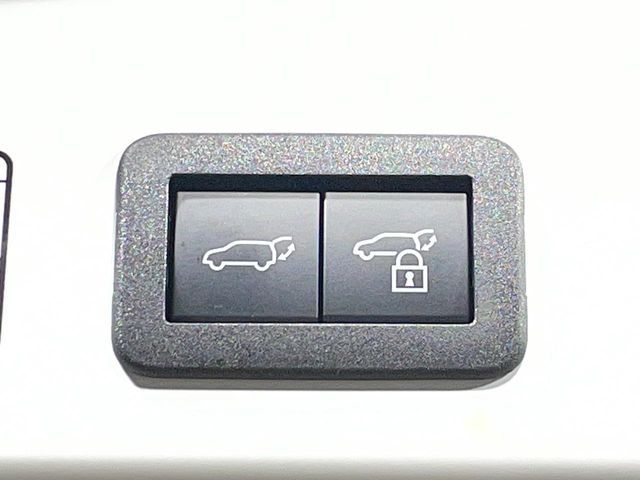 TOYOTA COROLLA CROSS HYBRID 2023 Image 31