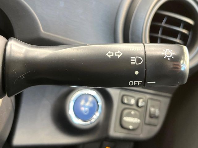 TOYOTA AQUA 2012 Image 31