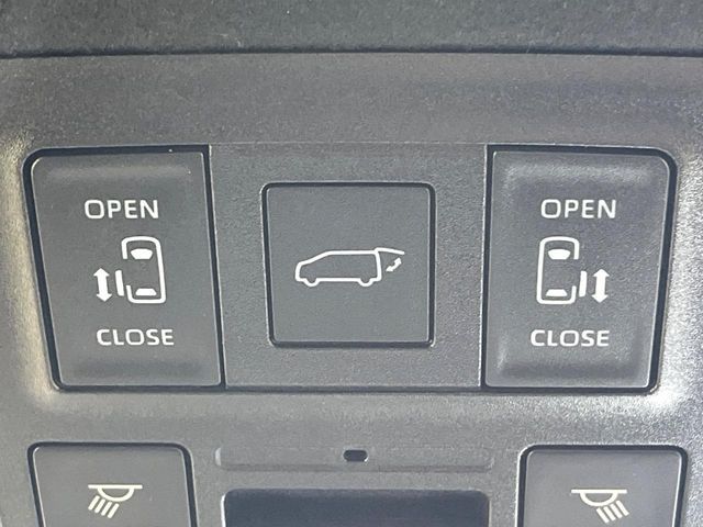 TOYOTA VOXY HYBRID 2022 Image 31