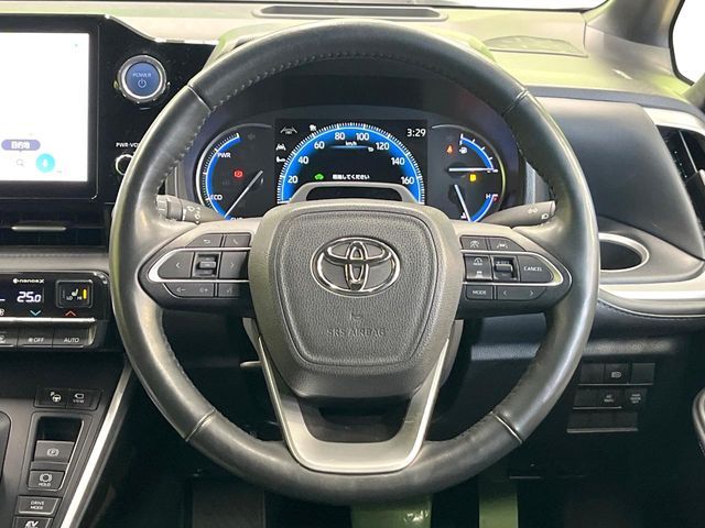 TOYOTA VOXY HYBRID 2022 Image 31