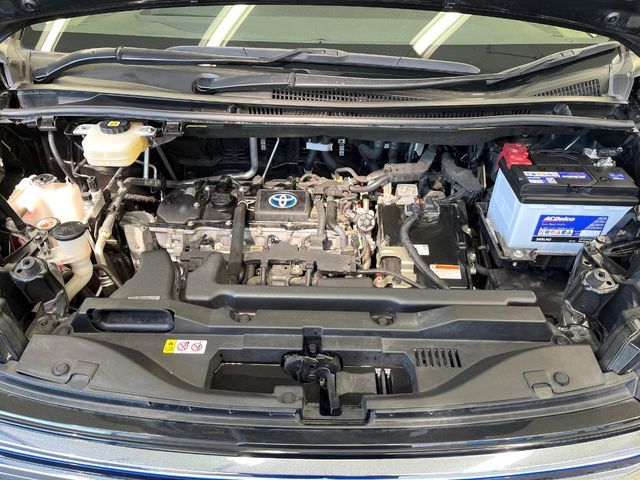 TOYOTA VOXY HYBRID 2022 Image 31