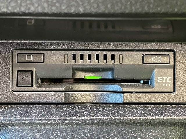 TOYOTA VOXY 2018 Image 31