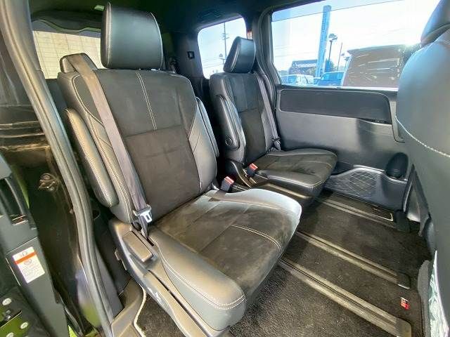 TOYOTA VOXY 2018 Image 31