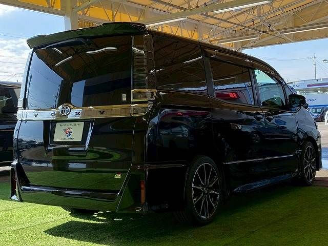 TOYOTA VOXY 2018 Image 31